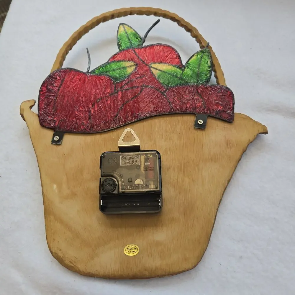 VTG Resin Apple Basket Shaped Kitchen Quartz Clock ~ Works ~ Battery Powered